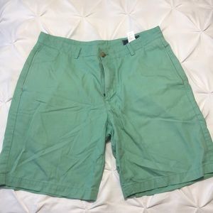 Vineyard Vines 32 waist shorts